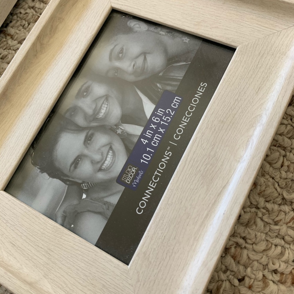 Set of Wooden Frames - Picture 2 of 3